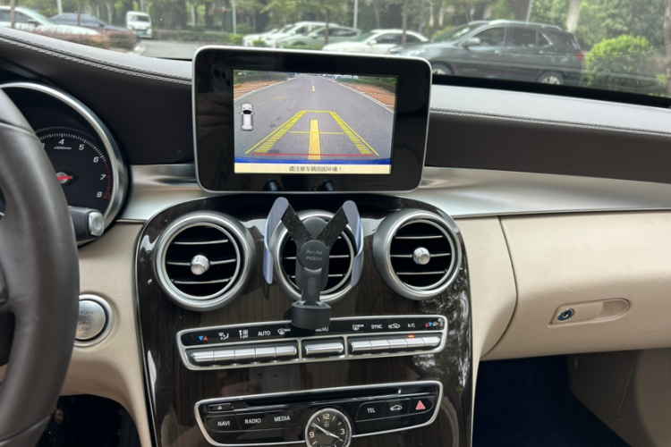 奔驰C级 2015款 C 200 L局部细节23