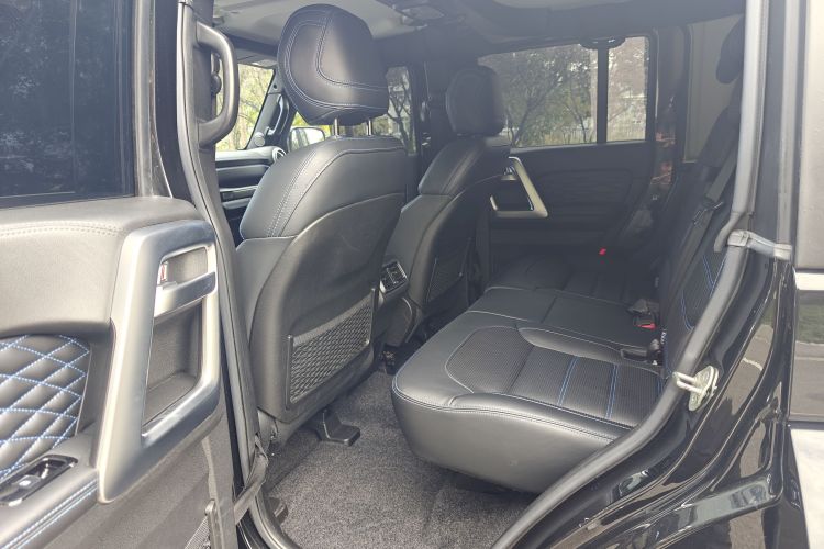 北京BJ40 2023款 2.0T 自动四驱城市猎人版侠客型中控内饰7001