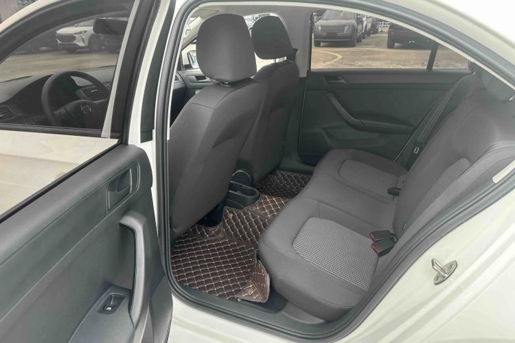 大众 桑塔纳 2021款 1.5L 自动风尚版中控内饰7004