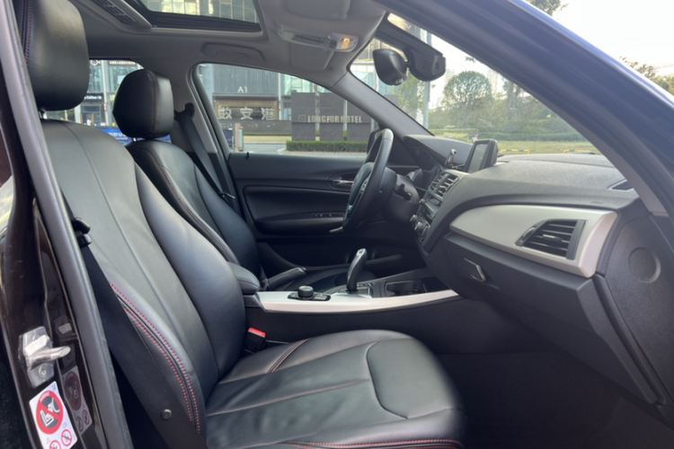 宝马1系(进口) 2016款 118i 领先型局部细节41