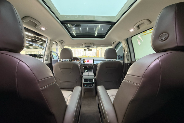 大众 威然 2024款 330TSI 豪华版中控内饰7012