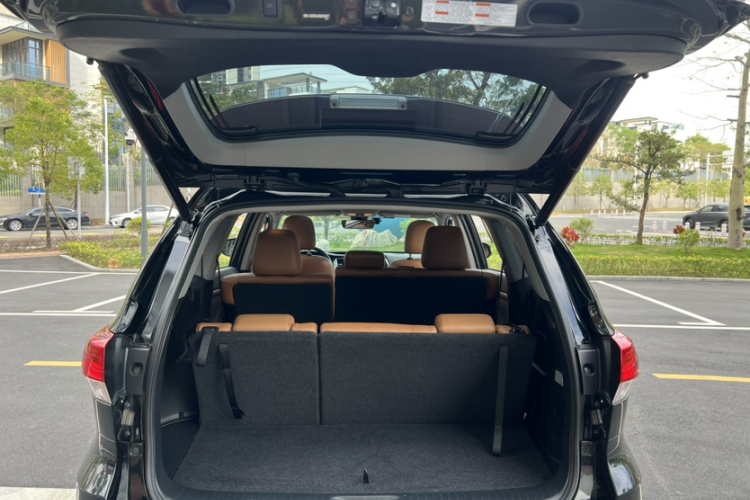 丰田 汉兰达 2020款 2.0T 四驱百万纪念版 7座局部细节23