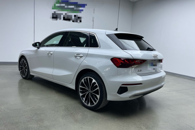 奥迪A3 2023款 改款 Sportback 35 TFSI 豪华致雅型车身外观6002