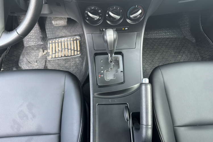 马自达3星骋 2013款 三厢 1.6L 自动精英型中控内饰7003