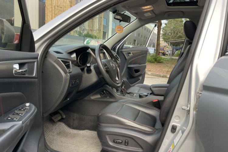 长安CS75 2014款 1.8T 自动尊贵型 国V中控内饰7004