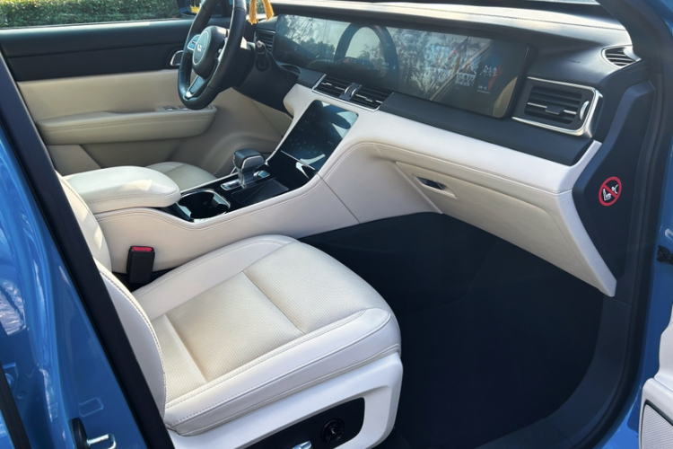 理想汽车 理想ONE 2021款 增程6座版局部细节41