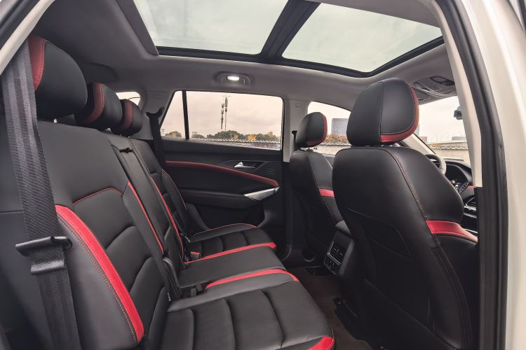 思皓X8 2021款 300T DCT领先智联版 7座中控内饰7002