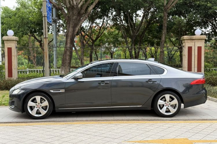 捷豹XFL 2020款 XFL 2.0T P200 两驱精英版车身外观6006