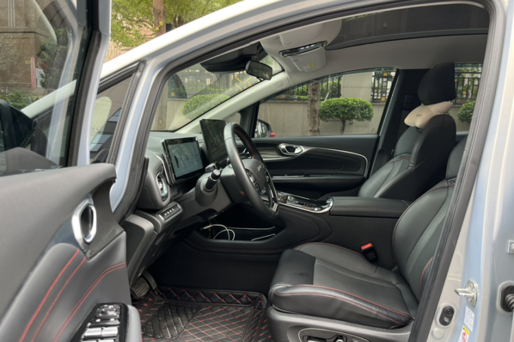 埃安 AION V 2022款 Plus 80 领袖版 三元锂中控内饰7007