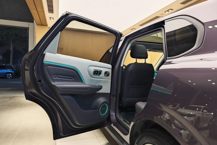 零跑汽车 零跑B10 2025款 510悦享版车身外观6010