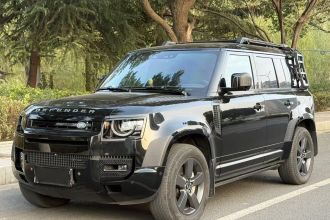 路虎卫士 2023款 110 3.0T P400 暗黑特别版