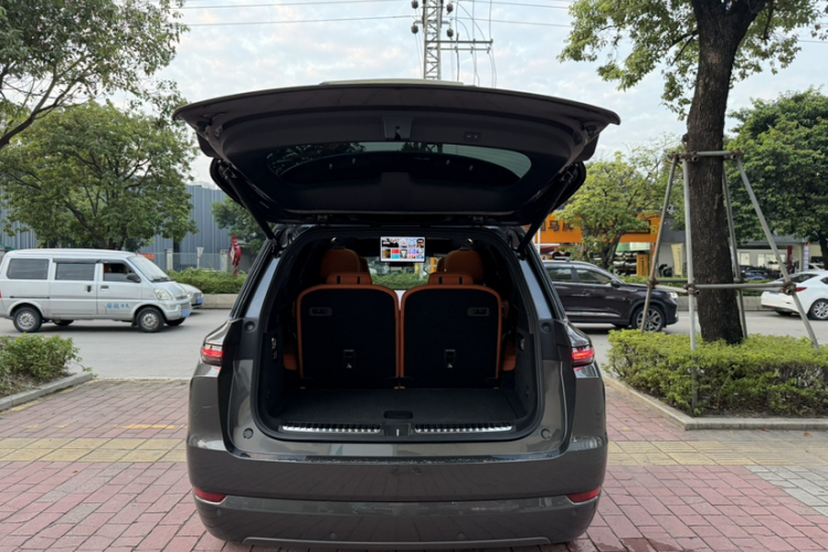 理想汽车 理想L9 2022款 Max局部细节23