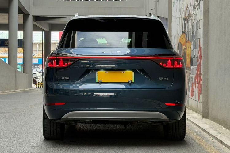 鸿蒙智行 问界M9 2024款 增程 Ultra版 52kWh 5座版车身外观6004