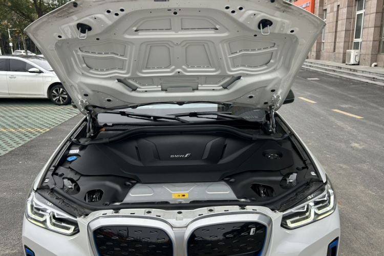 宝马iX3 2022款 领先型局部细节24