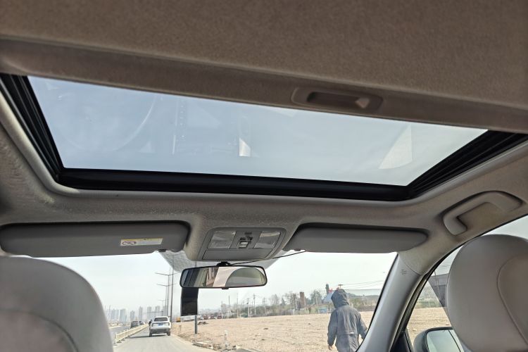 丰田 RAV4荣放 2011款 2.4L 自动四驱至臻版局部细节22