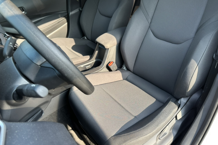 丰田 雷凌 2023款 TNGA 1.5L CVT进取版局部细节19