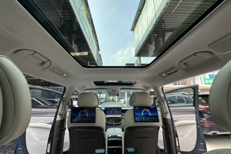 腾势D9 2022款 DM-i 970 四驱旗舰型中控内饰7009