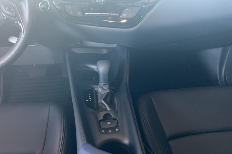 丰田C-HR 2022款 2.0L 舒适版局部细节18