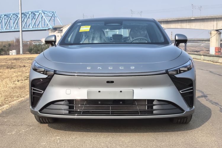 星途 星纪元 ES 2025款 增程 Pro 高速辅助驾驶车身外观6001