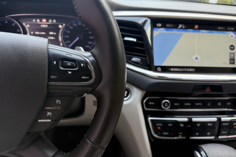 广汽传祺 传祺GS8 2017款 320T 四驱豪华智联版（七座）局部细节9004