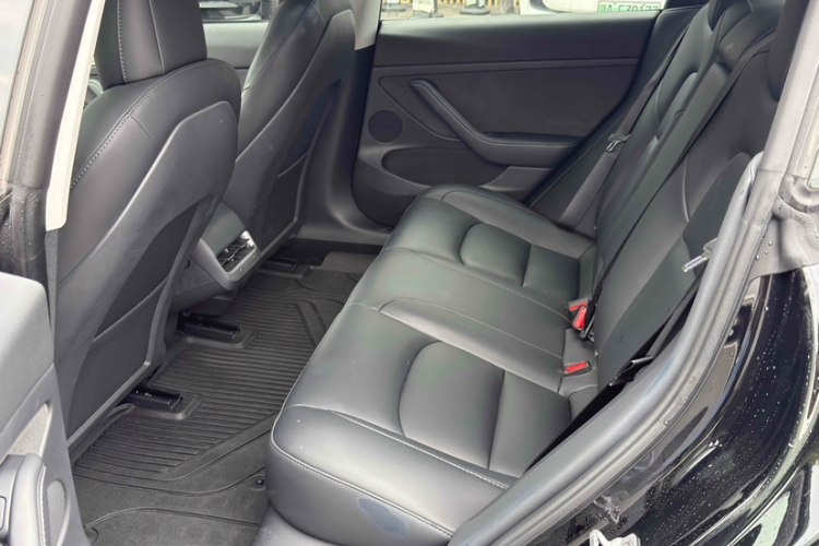 特斯拉 Model 3 2022款 后轮驱动版中控内饰7003