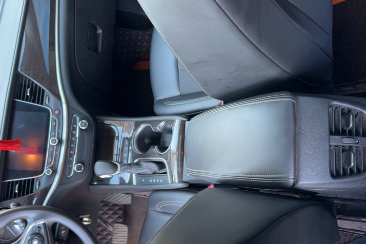 别克 威朗 2019款 三厢 20T 双离合领先型中控内饰7010