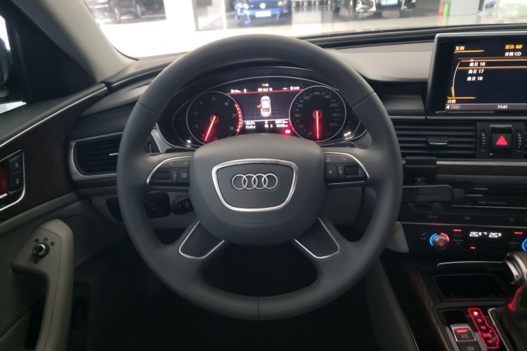 奥迪A6L 2015款 35 FSI quattro 技术型中控内饰7002