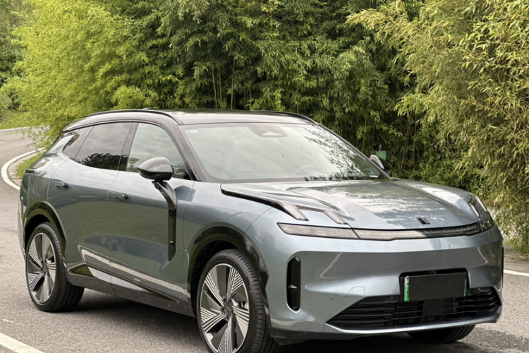 领克08 EM-P 2025款 220km 四驱性能Halo车身外观6003