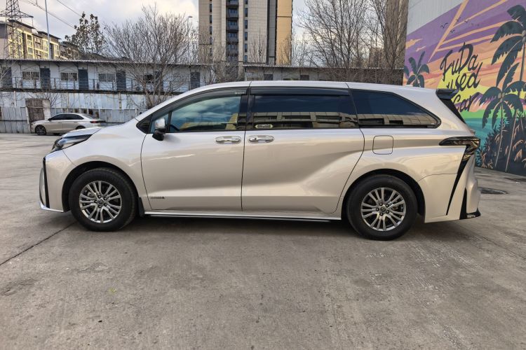 丰田 赛那SIENNA 2021款 2.5L混动 舒适版车身外观6004