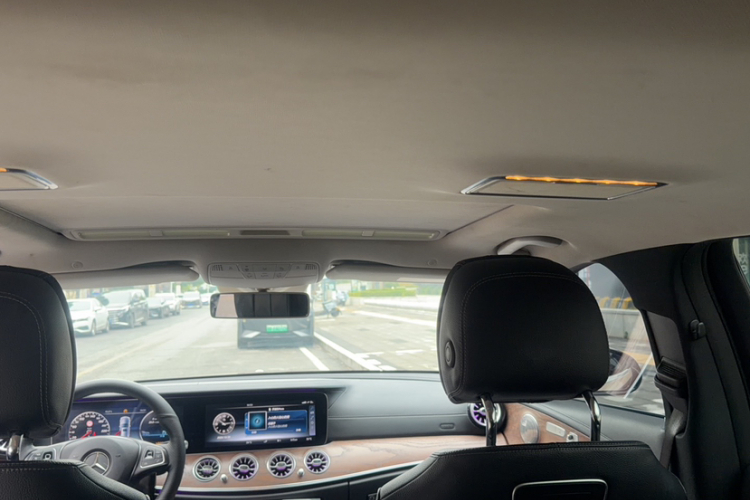 奔驰E级 2016款 E 300 L 时尚型局部细节22