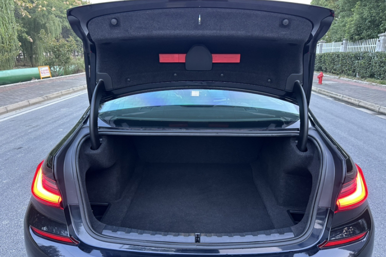 宝马3系 2021款 改款 320Li M运动套装局部细节23