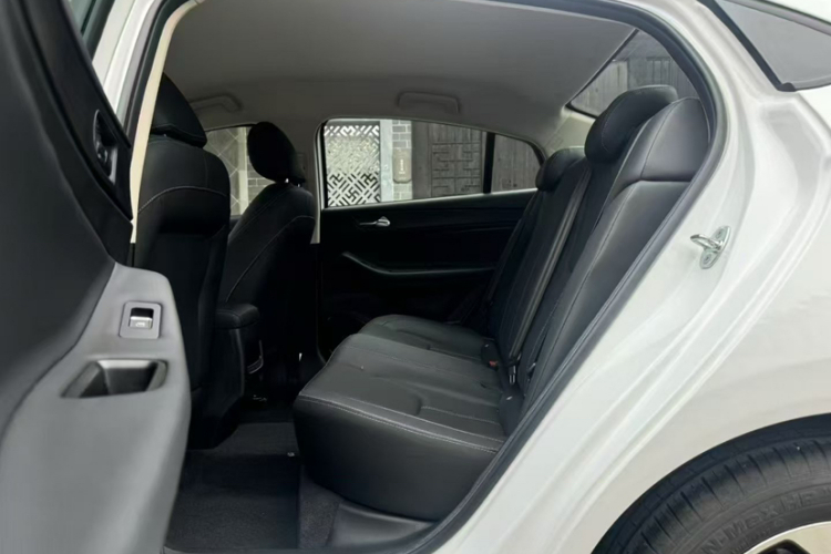 奇瑞 艾瑞泽5 2021款 PRO 1.5L 手动青春版中控内饰7002