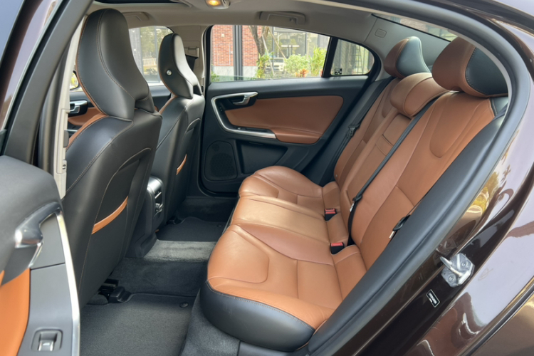 沃尔沃S60 2018款 S60L T3 智进版中控内饰7005