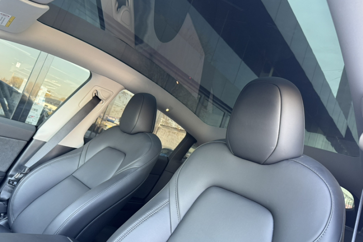 特斯拉 Model Y 2024款 后轮驱动版中控内饰7004