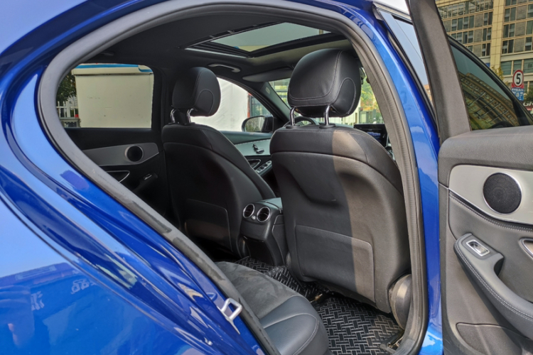 奔驰C级 2018款 C 200 运动版中控内饰7008