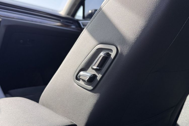 大众 迈腾 2017款 330TSI DSG 尊贵型局部细节9003