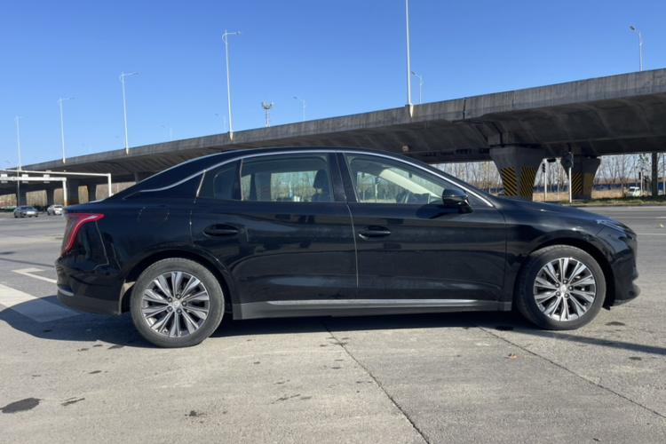 红旗E-QM5 2022款 431km 充电乐享版车身外观6005