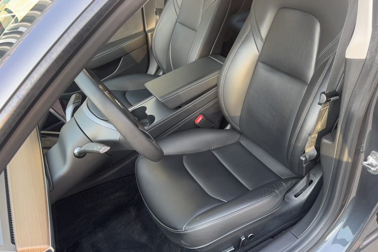 特斯拉 Model 3 2021款 标准续航后驱升级版局部细节19