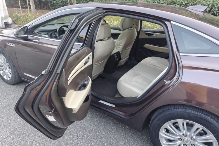 别克 君越 2016款 30H 豪华型中控内饰7006