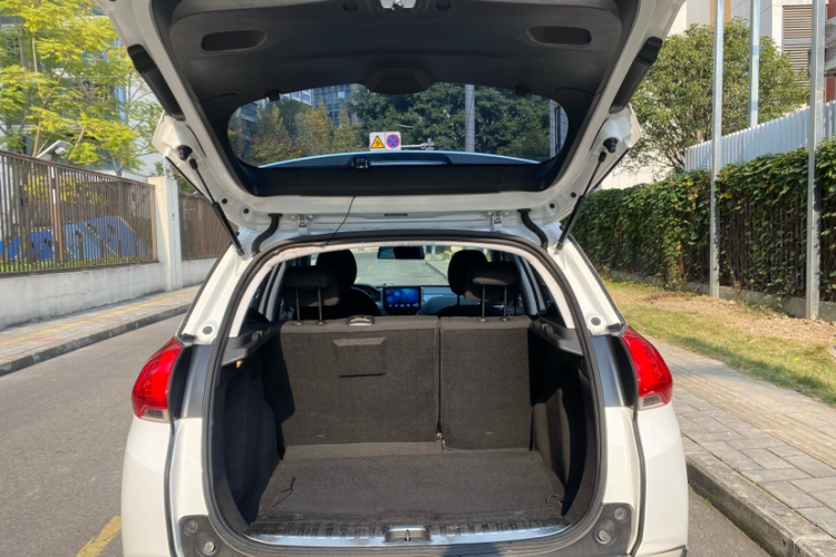 标致2008 2014款 1.6L 自动潮流版中控内饰7002