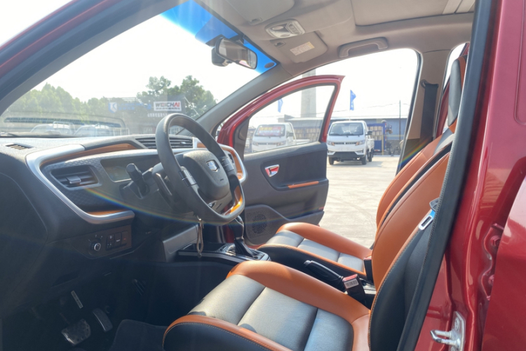 吉利汽车 远景X1 2017款 1.3L 自动玩家版中控内饰7002