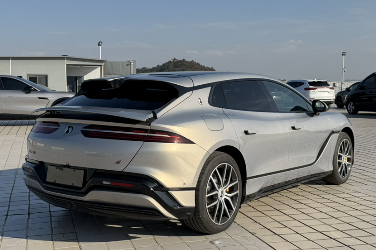 腾势Z9GT 2024款 1100四驱Pro版车身外观6005