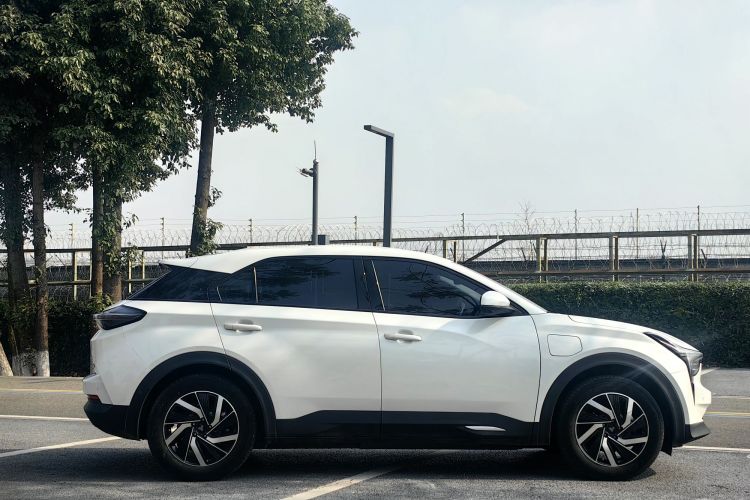 哪吒汽车 哪吒U 2021款 Pro 500 环球版车身外观6003