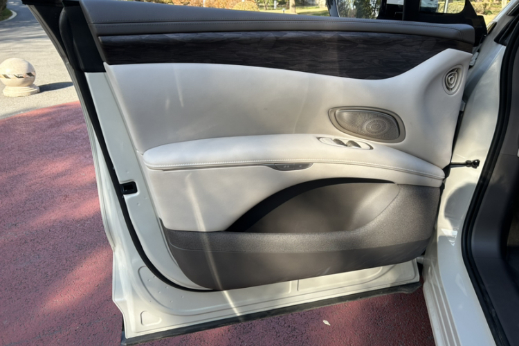 智己汽车 智己LS7 2025款 焕新版 Ultra中控内饰7004