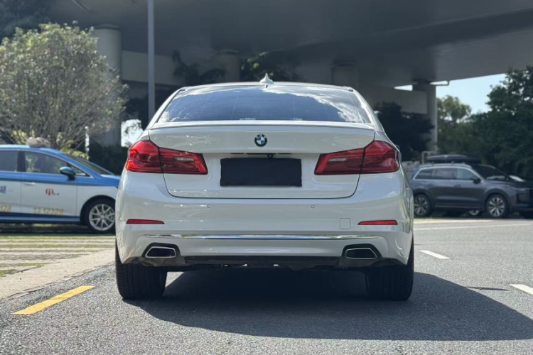 宝马5系 2019款 525Li 豪华套装车身外观6003