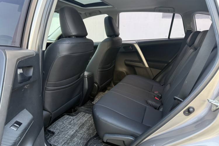 丰田 RAV4荣放 2015款 2.0L CVT两驱风尚版中控内饰7006