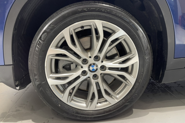 宝马X1 2018款 sDrive20Li 领先型车身外观6001