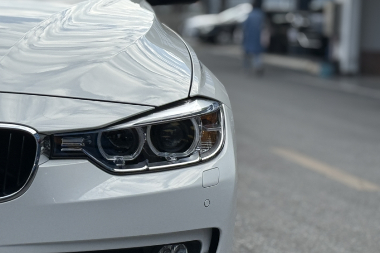 宝马3系 2015款 320Li 超悦版时尚型车身外观6011