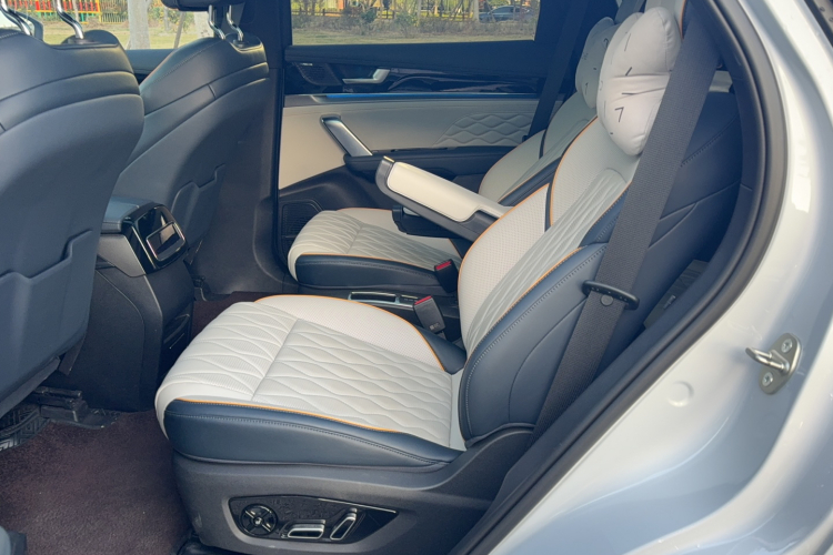 比亚迪 唐新能源 2022款 EV 635KM 四驱旗舰型中控内饰7003