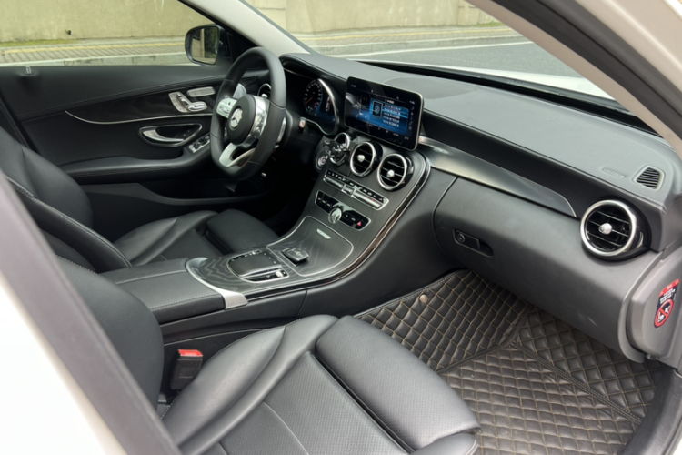 奔驰C级 2021款 C 260 L 运动星耀臻藏版中控内饰7008